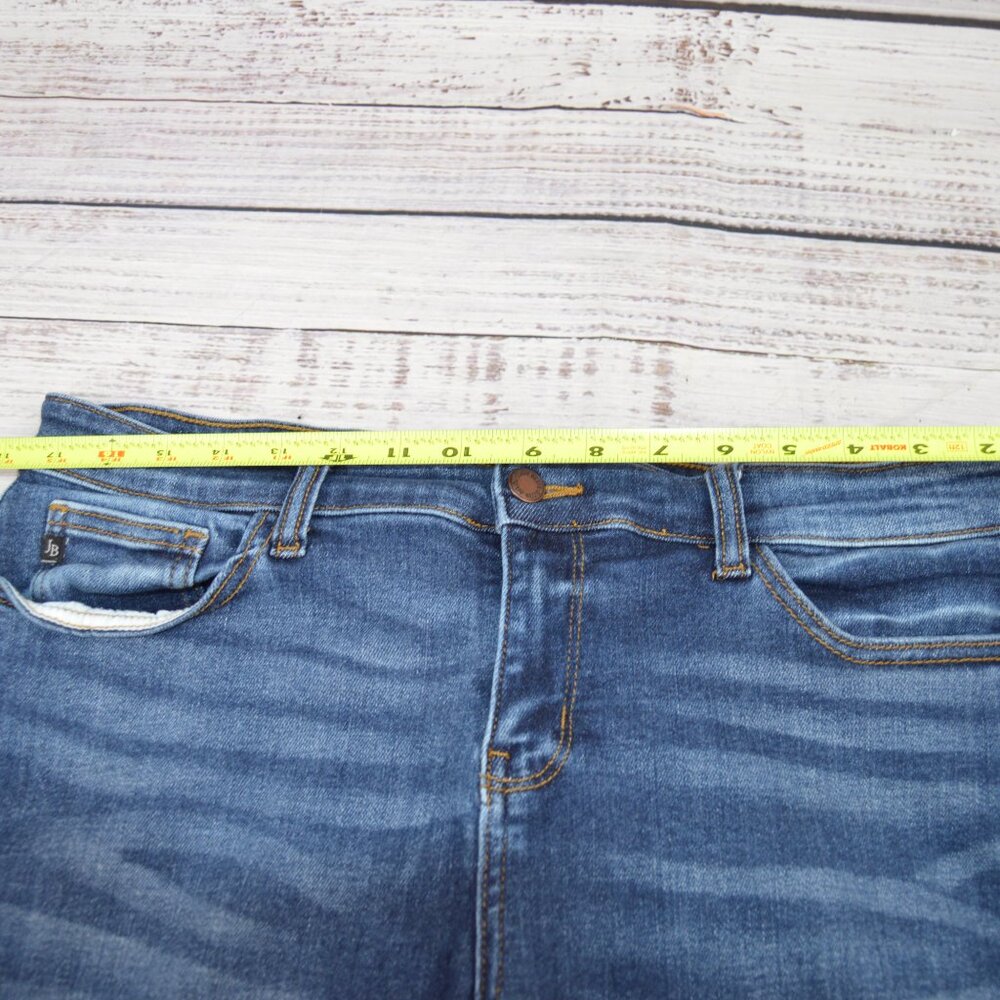 Judy Blue Womens Size 15/32 Skinny Fit Medium Wash Denim Jeans JB82106MD GUC - Picture 7 of 13